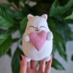 Valentines Day Kitten crochet pattern