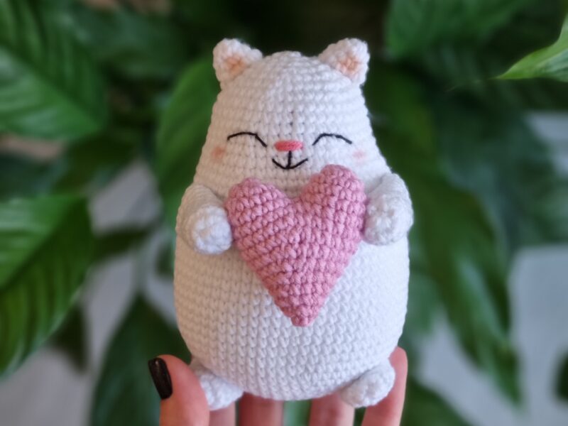 Valentine’s Day Kitten crochet pattern