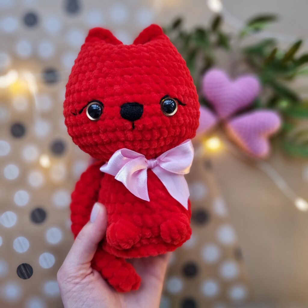 Plush kitten crocheted